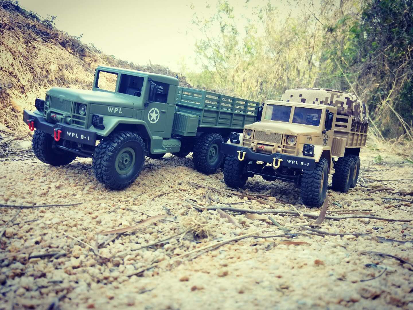 B-16 - 1/16 RC Military Crawler